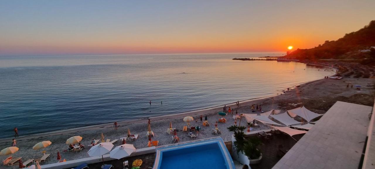 Sea&Sun&Sand Luxury Apartment In Durrës 外观 照片
